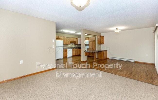 Building Photo - 106 1st St