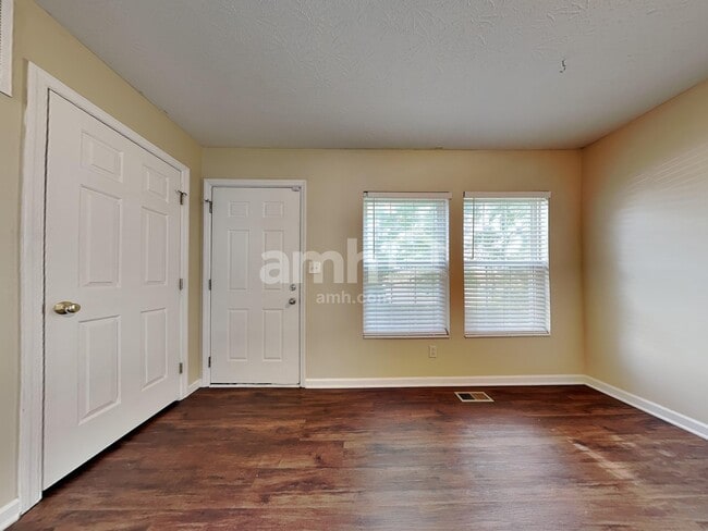 Building Photo - 1153 Reveres Run
