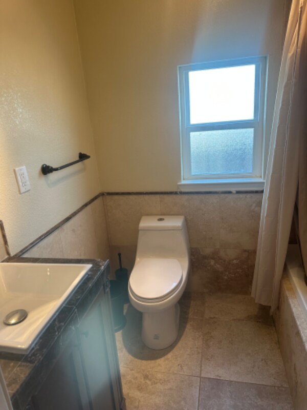 Building Photo - 1374 Olivina Ave