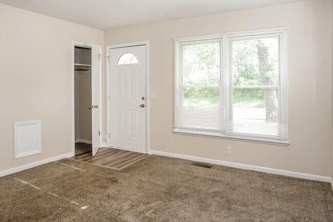 Foto del edificio - 2855 Greenside Dr NW