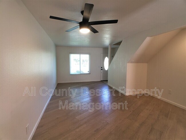 Foto del edificio - 399 Tava Ln