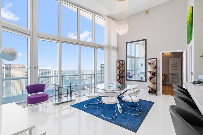 Building Photo - 495 Brickell Ave