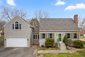 Building Photo - 62 Brookside Ave E