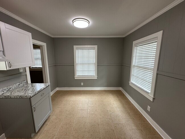 Foto del edificio - 1925 Luckie Ave