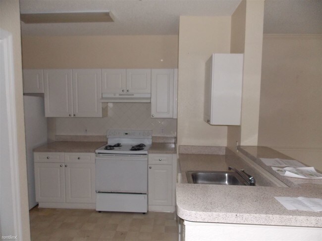 Foto del edificio - 18001 Richmond Place Dr