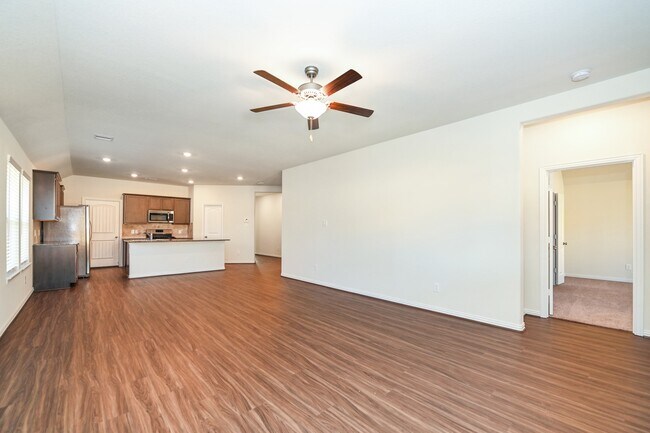 Building Photo - 1022 Schooner St