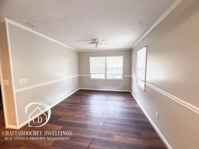 Foto del edificio - 6625 Charter Oaks Cir