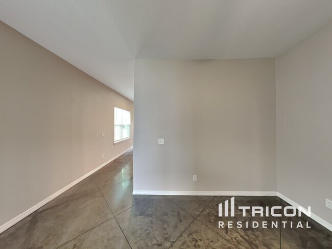 Building Photo - 2936 Whispering Trails Drive Winter Haven FL