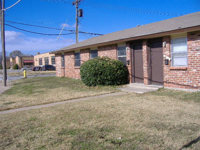 Building Photo - Bryant Apartments