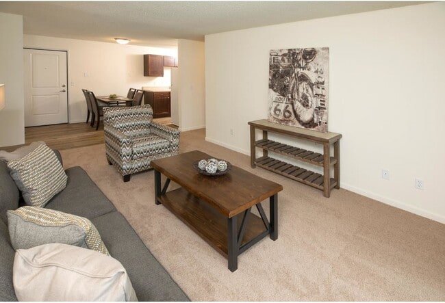 Building Photo - The Pointe Apartments