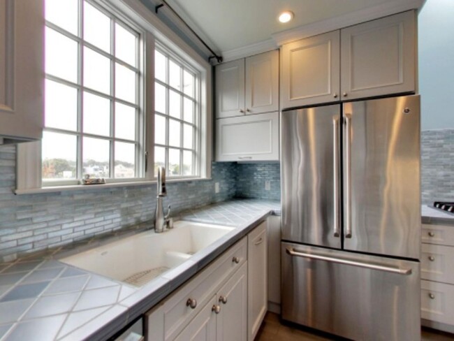 Foto del edificio - Spacious Four Bedroom Home in Lone Mountain
