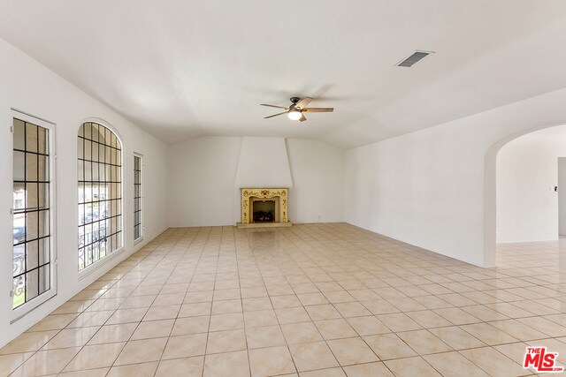 Building Photo - 118 N Mansfield Ave