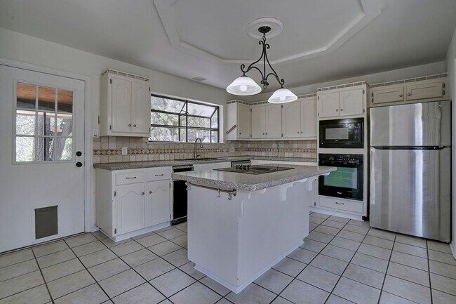 Foto del edificio - 6501 Cascada Dr