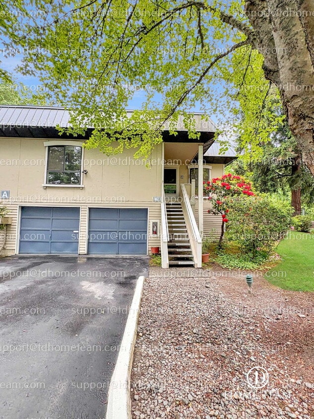 Primary Photo - "RARE Downtown Bellevue Condo with Attache...