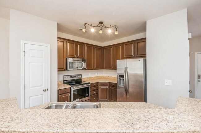 Building Photo - 2327 Crosscut Dr