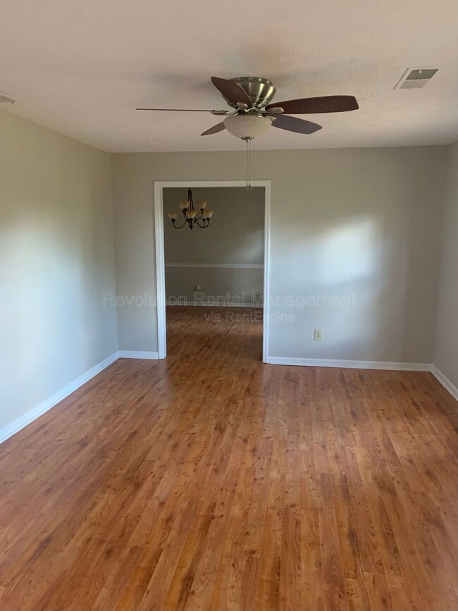 Foto del edificio - 8373 Brewer Rd