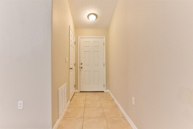 Building Photo - 59 Pine Haven Dr