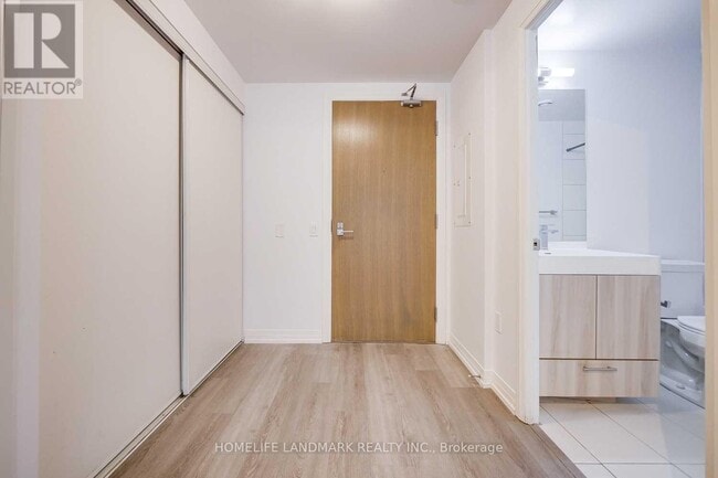 Building Photo - 251 Jarvis St