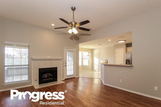 Foto del edificio - 2110 Oak Tree Dr