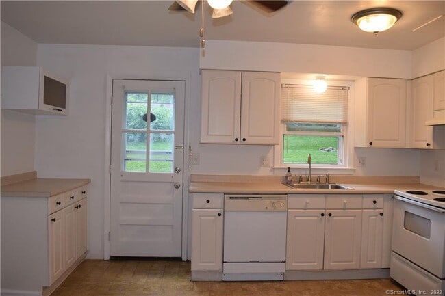Building Photo - 19 Granite Dr