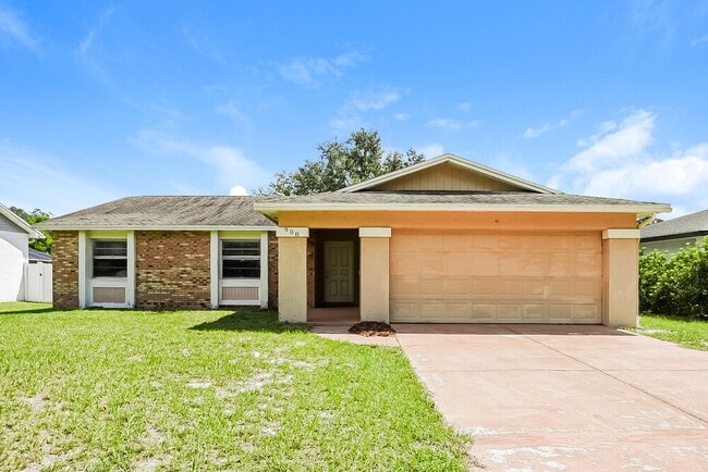 Building Photo - 908 Red Oak Ct