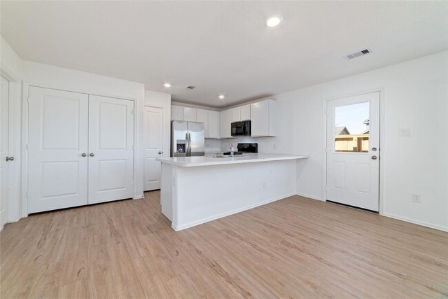 Building Photo - 27027 Vis Fld Dr