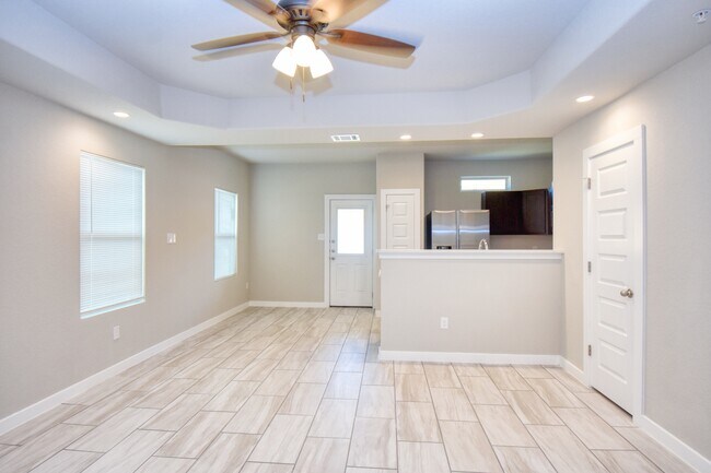 Living room - 8403 Via Verona