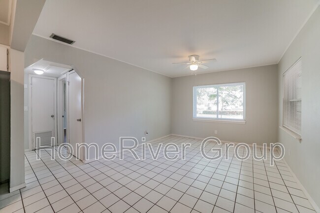 Building Photo - 1241 61st Ave N