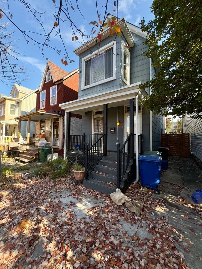 Foto del edificio - Charming 3Bed/2.5Bath Townhome with Modern...