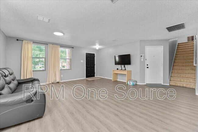 Foto del edificio - 5401 Pandale Valley Dr
