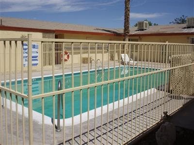 Building Photo - Mojave Manor