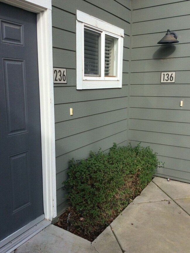 Foto del edificio - 3 Bedroom 2 bath in Wild Horse with garage