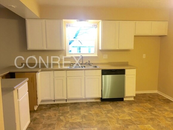 Building Photo - 4467 Aristocrat Cir