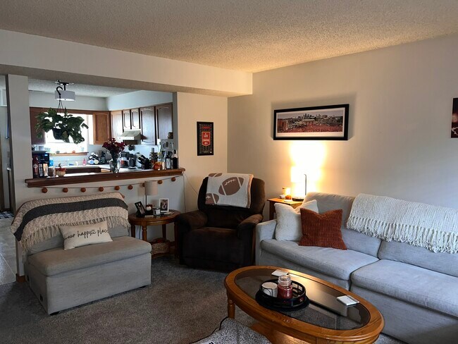 Building Photo - 2604 W Ridge Dr