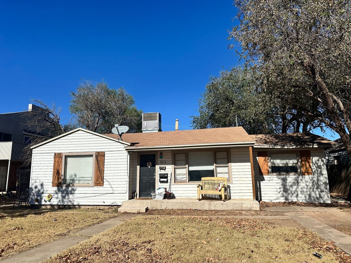 Foto principal - 3216 35th St