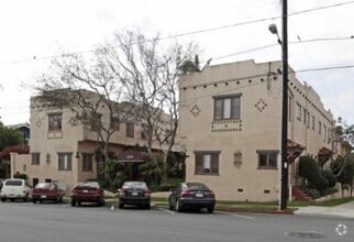 Building Photo - 229 Kalmia St