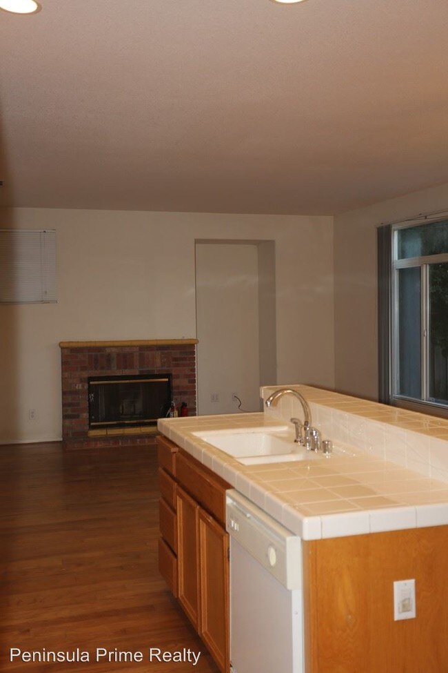 Building Photo - 4 br, 3 bath House - 29101 Stratford Rd