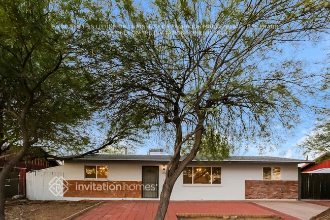 Building Photo - 223 W Gary Way
