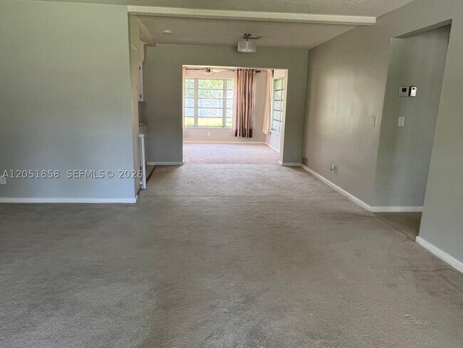 Foto del edificio - 5637 Jefferson St