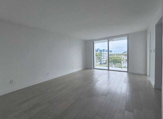 Foto del edificio - 16546 NE 26th Ave