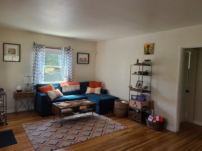 Living Room_2 - 1607 265th St