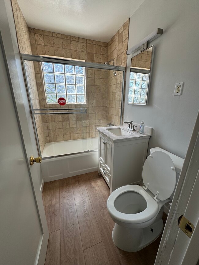 Bathroom - 5943 Tujunga Ave