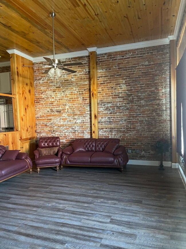 Foto del edificio - 33 W Oak St