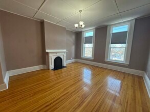 Building Photo - 121 Wright St