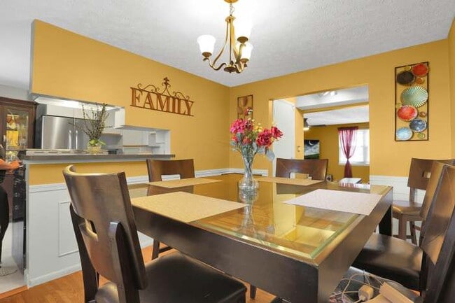 Foto del edificio - 2842 Kingsrowe Ct