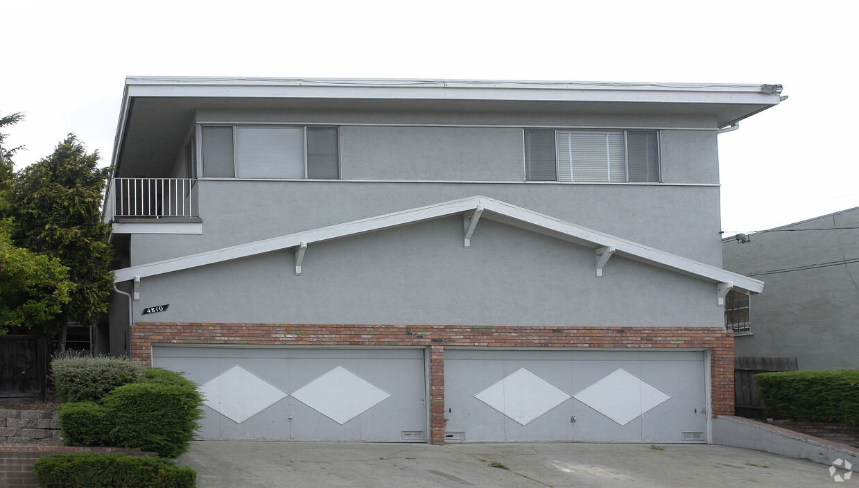 Primary Photo - 4810 Fairfax Ave