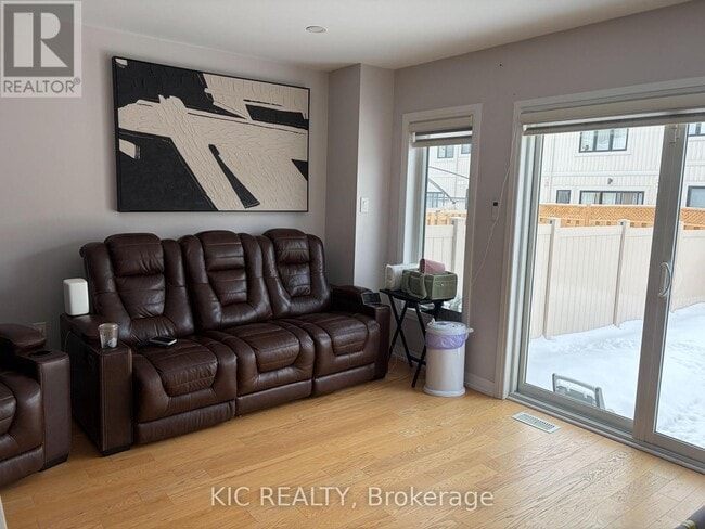 Building Photo - 62 King George Way