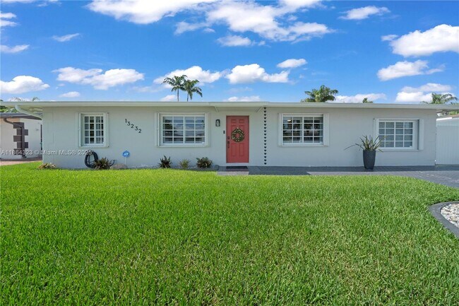Foto del edificio - 13232 SW 52nd Terrace