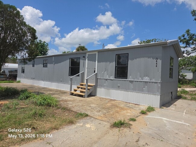 Foto del edificio - 3444 Kittles St