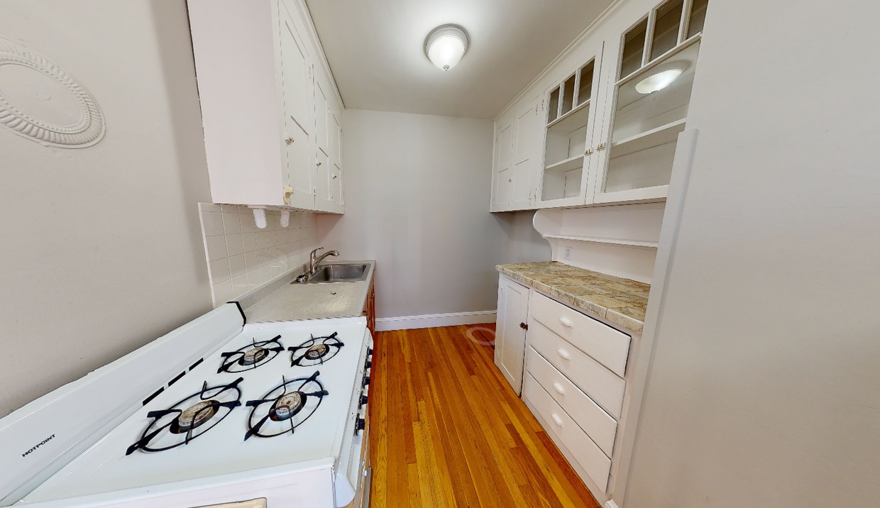Primary Photo - 119 College Ave